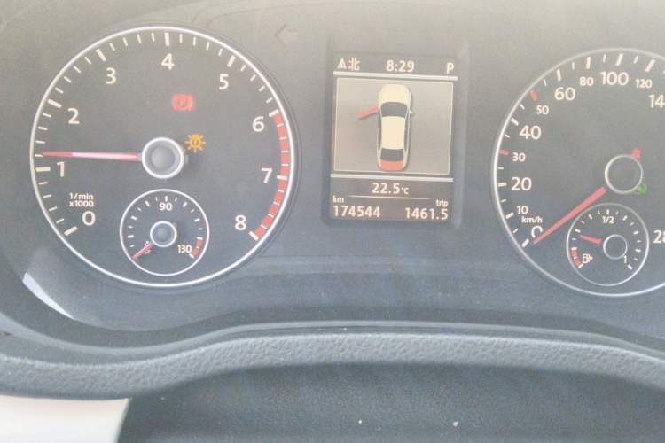 Used Volkswagen Passat 2014 1.8TSI DSG Prestige Navigation Edition Odometer Close Up