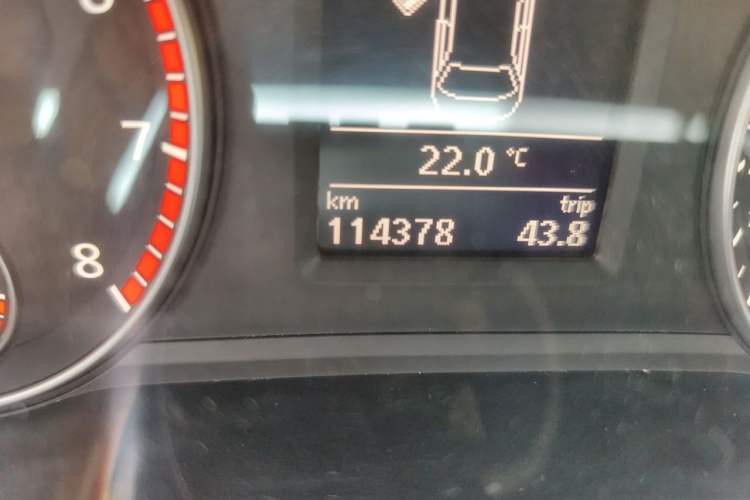 Used Volkswagen Passat 2014 1.8TSI DSG Prestige Edition Odometer Close Up