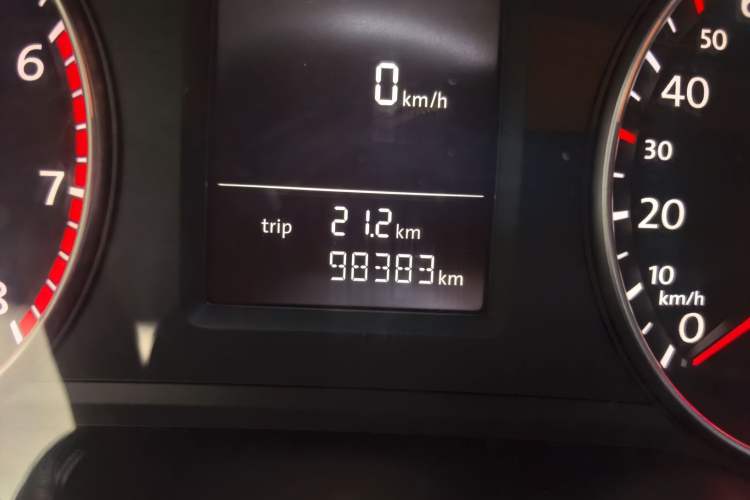 Used Volkswagen Passat 2014 1.8TSI DSG Prestige Edition Odometer Close Up