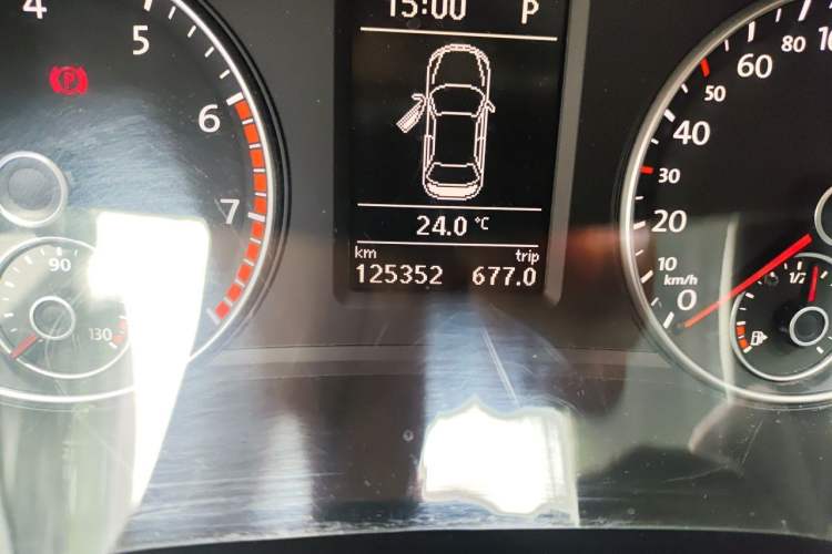 Used Volkswagen Passat 2014 1.8TSI DSG Prestige Edition Odometer Close Up
