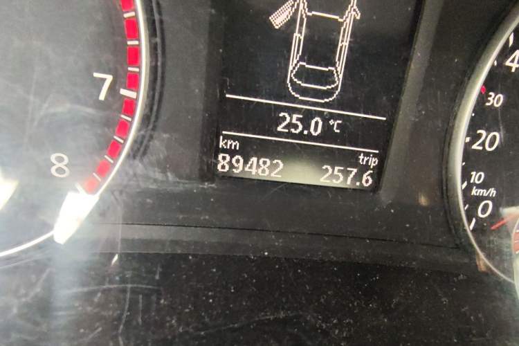 Used Volkswagen Passat 2014 1.4TSI Manual Prestige Edition Odometer Close Up