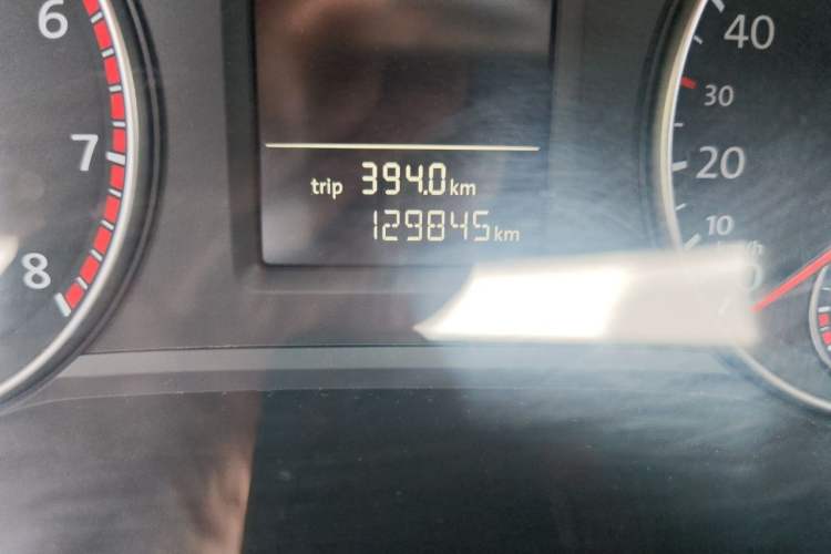 Used Volkswagen Passat 2014 1.8TSI DSG Prestige Edition Odometer Close Up