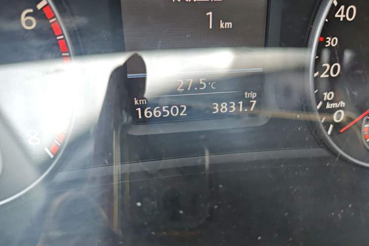 Used Volkswagen Passat 2014 1.8TSI DSG Prestige Edition Odometer Close Up