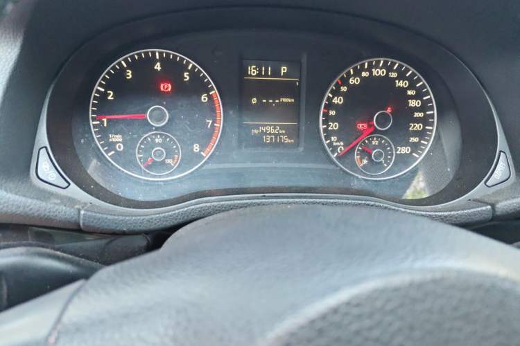 Used Volkswagen Passat 2014 1.8TSI Automatic Prestige Edition Odometer Close Up