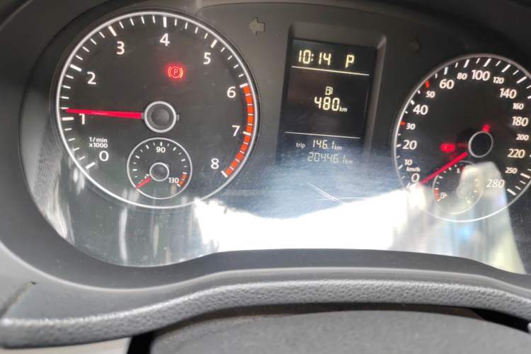 Used Volkswagen Passat 2014 1.4TSI DSG Prestige Edition Odometer Close Up