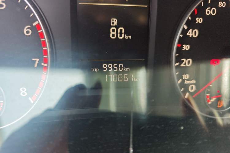 Used Volkswagen Passat 2014 1.4TSI DSG Prestige Edition Odometer Close Up