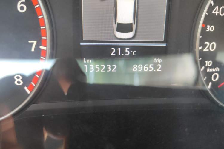 Used Volkswagen Passat 2014 1.8TSI DSG Prestige Edition Odometer Close Up
