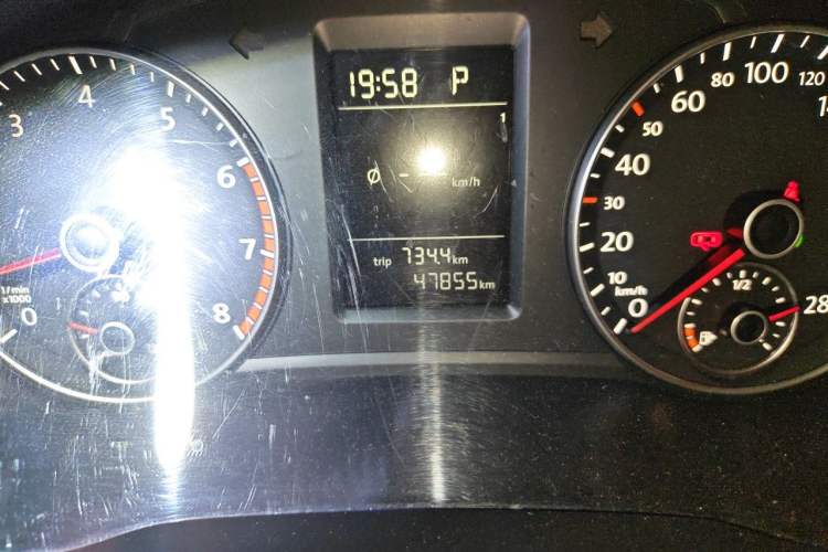 Used Volkswagen Passat 2014 1.8TSI DSG Prestige Edition Odometer Close Up