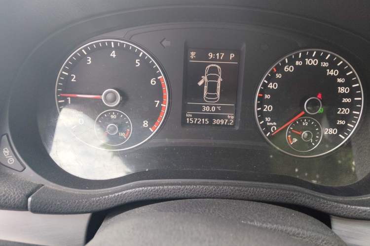 Used Volkswagen Passat 2014 1.8TSI DSG 30th Anniversary Edition Odometer Close Up