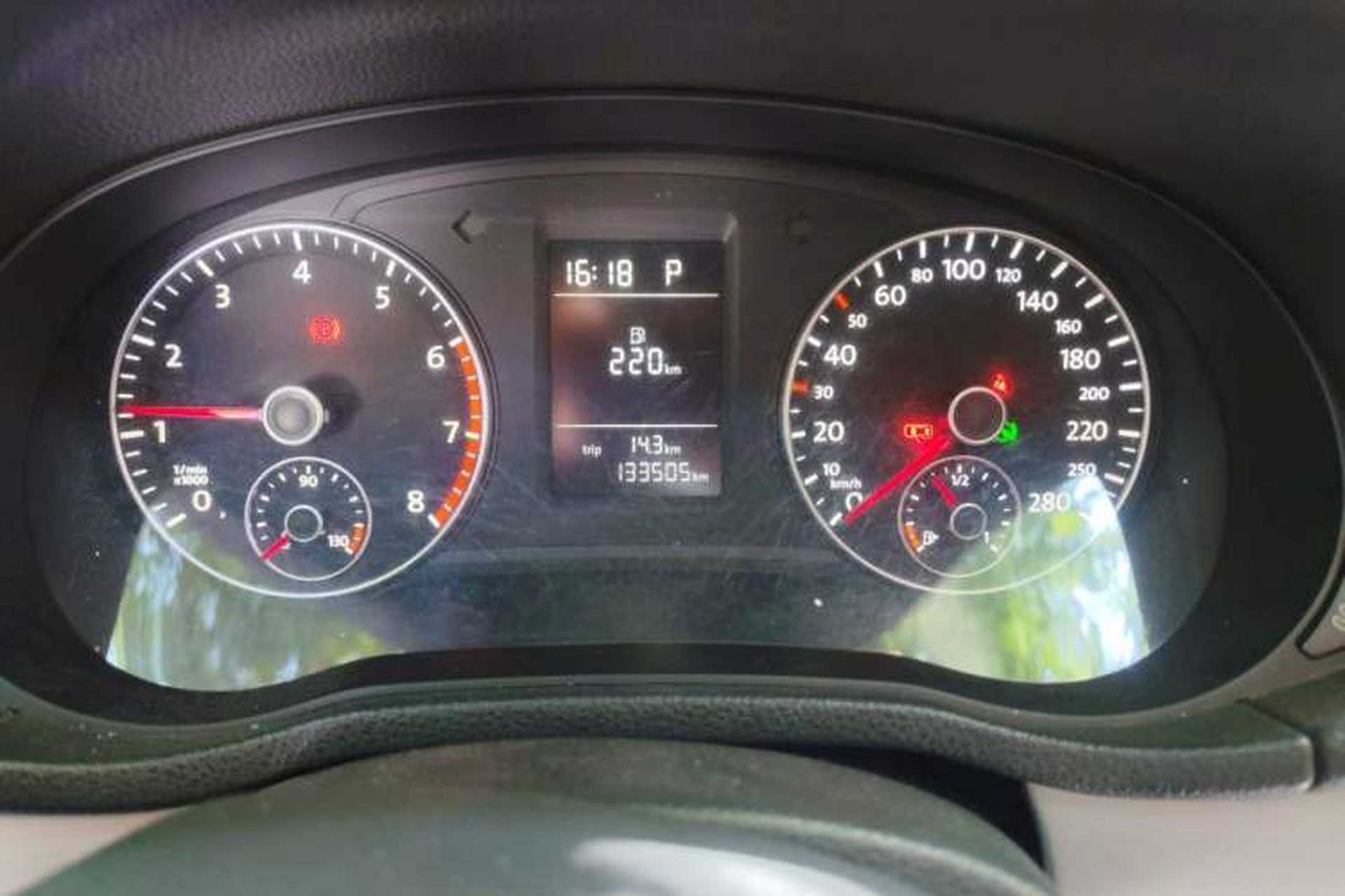 Used Volkswagen Passat 2014 1.8TSI DSG Prestige Edition Odometer Close Up