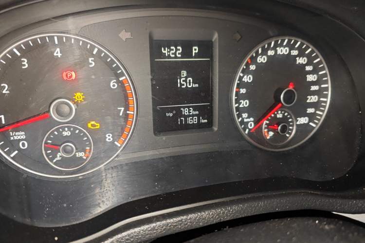 Used Volkswagen Passat 2014 1.8TSI DSG Prestige Edition Odometer Close Up