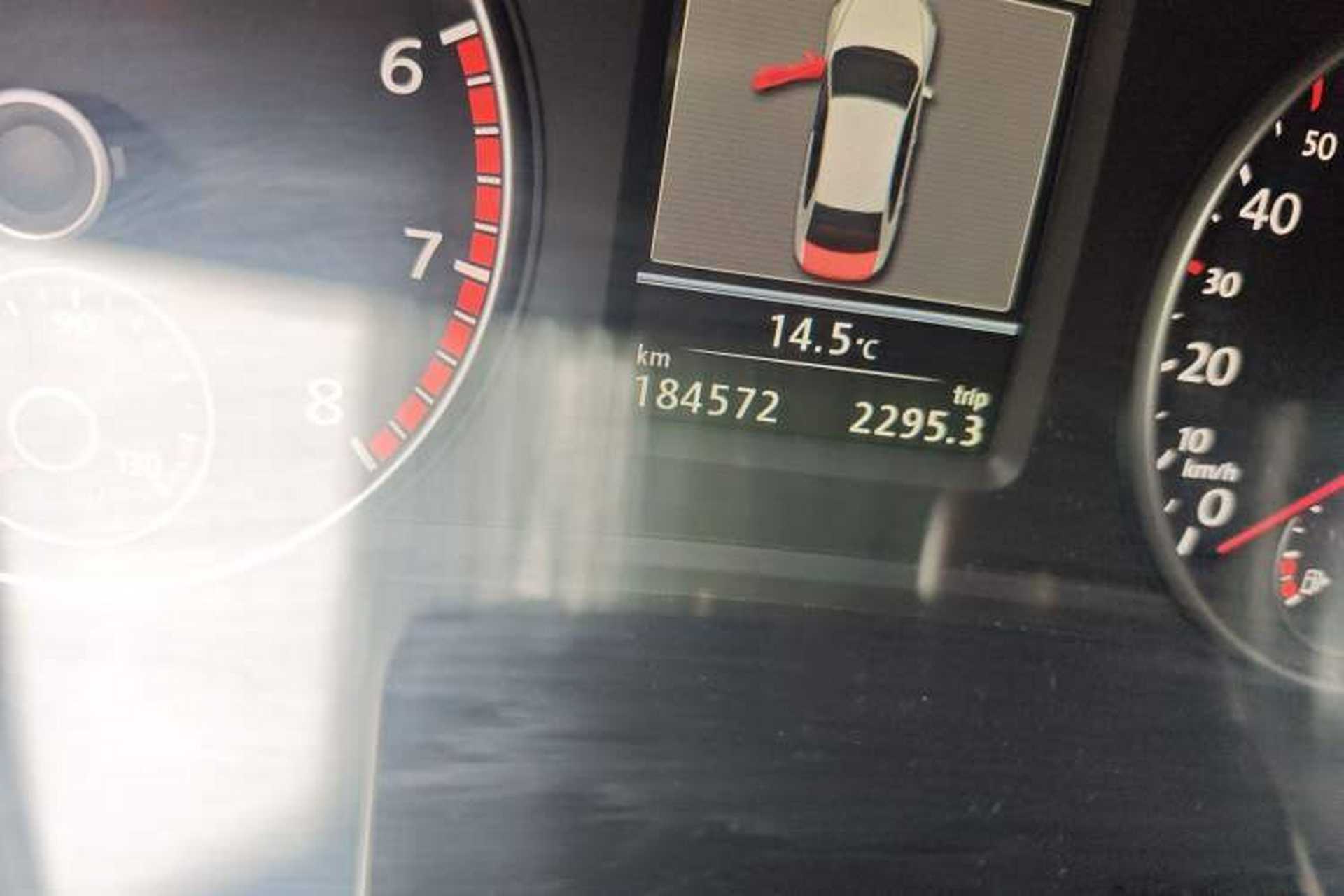 Used Volkswagen Passat 2014 1.8TSI DSG Prestige Navigation Edition Odometer Close Up