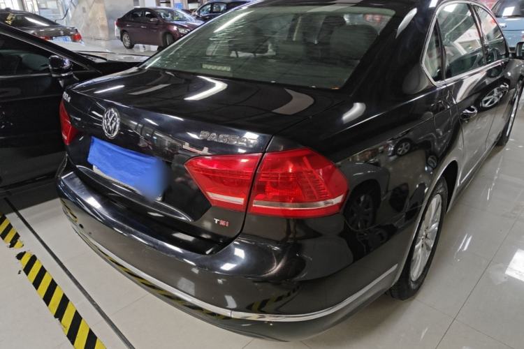 Used Volkswagen Passat 2014 1.8TSI DSG Prestige Edition Rear Right 45 Deg