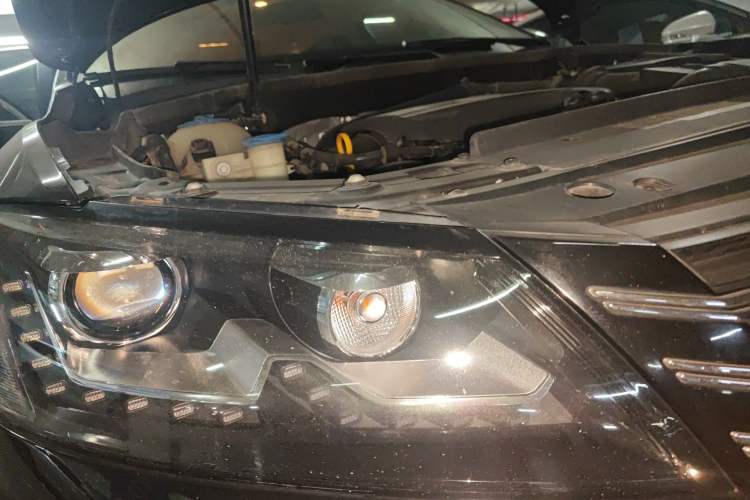 Used Volkswagen Passat 2014 1.8TSI DSG Prestige Navigation Edition Right Front Headlight