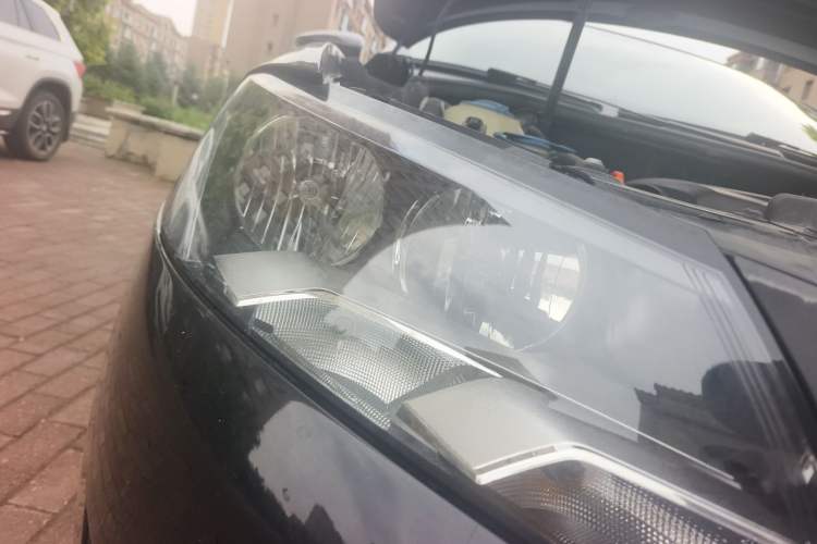Used Volkswagen Passat 2014 1.8TSI DSG Prestige Edition Right Front Headlight