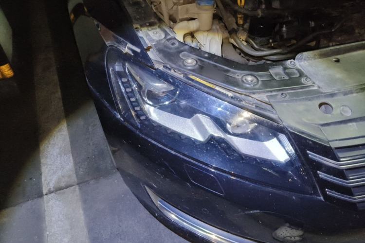 Used Volkswagen Passat 2014 1.8TSI DSG Prestige Edition Right Front Headlight