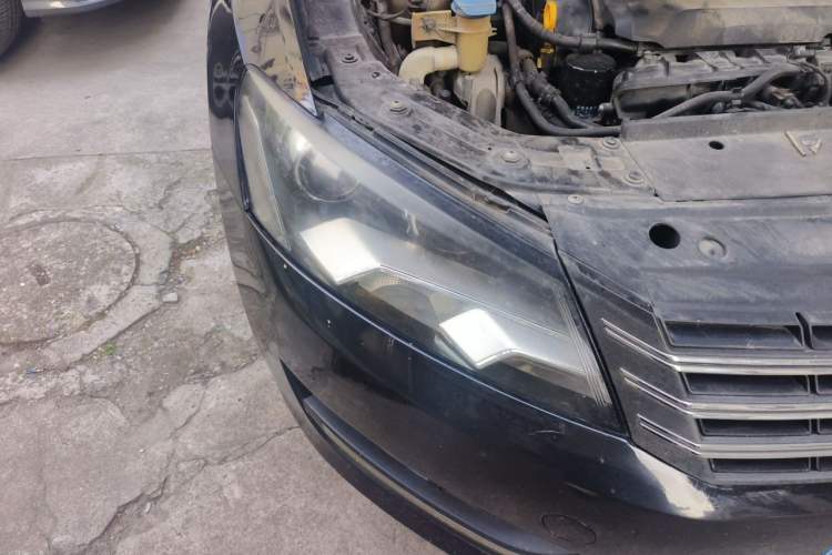 Used Volkswagen Passat 2014 1.8TSI DSG Prestige Edition Right Front Headlight
