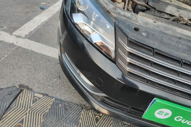 Used Volkswagen Passat 2014 1.8TSI DSG Prestige Edition Right Front Headlight