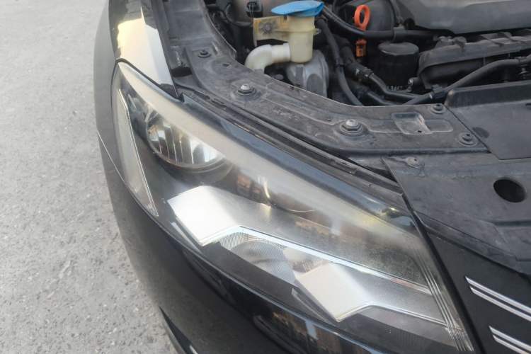 Used Volkswagen Passat 2014 1.8TSI DSG Prestige Edition Right Front Headlight