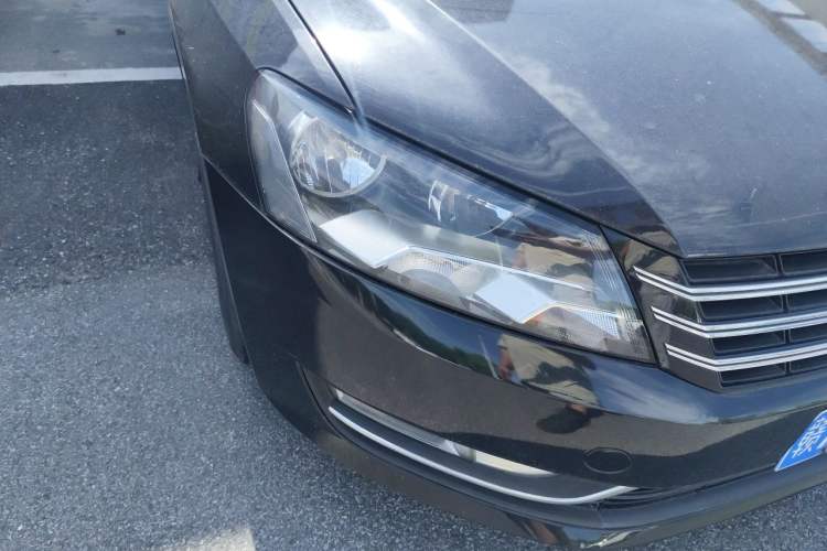 Used Volkswagen Passat 2014 1.8TSI DSG Prestige Edition Right Front Headlight