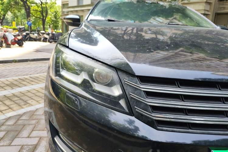 Used Volkswagen Passat 2014 1.8TSI DSG Prestige Edition Right Front Headlight