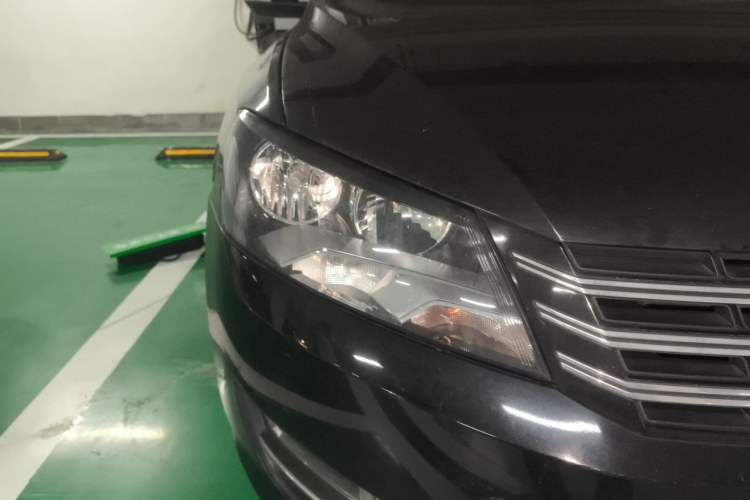 Used Volkswagen Passat 2014 1.8TSI DSG Prestige Edition Right Front Headlight