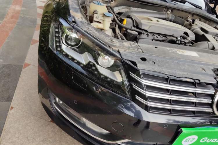 Used Volkswagen Passat 2014 1.8TSI DSG Prestige Edition Right Front Headlight