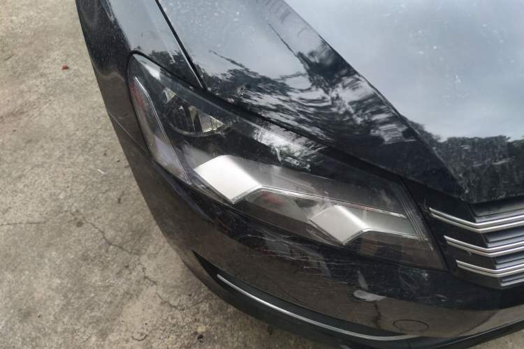 Used Volkswagen Passat 2014 1.8TSI DSG Prestige Edition Right Front Headlight