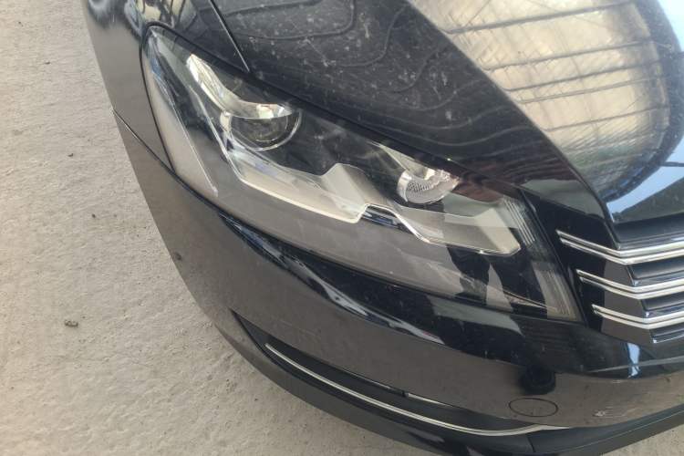 Used Volkswagen Passat 2014 1.8TSI DSG Prestige Edition Right Front Headlight