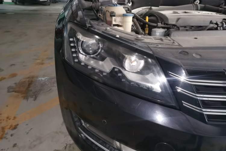 Used Volkswagen Passat 2014 1.8TSI DSG Prestige Edition Right Front Headlight