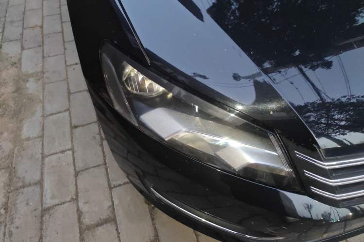 Used Volkswagen Passat 2014 1.8TSI DSG Prestige Edition Right Front Headlight