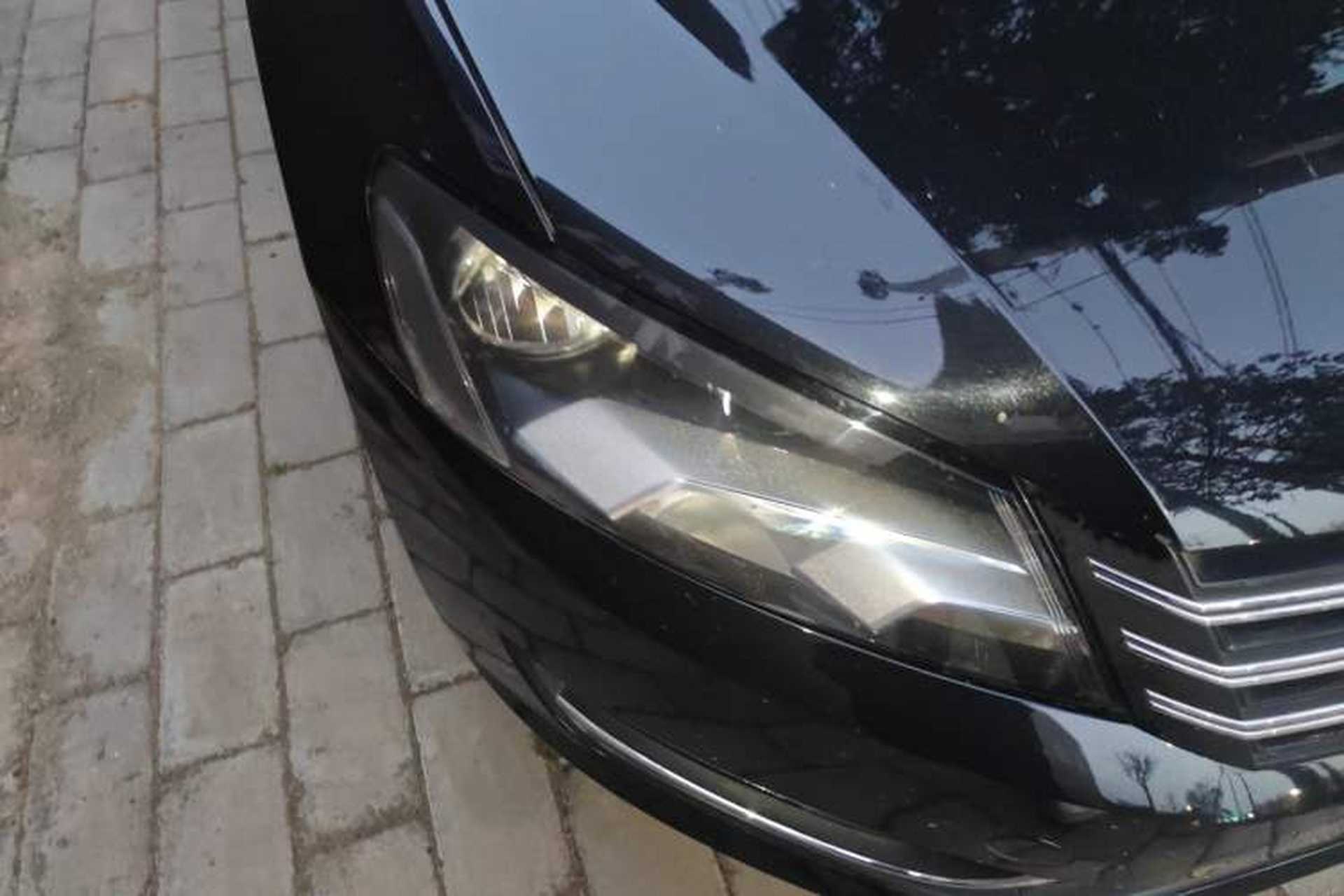 Used Volkswagen Passat 2014 1.8TSI DSG Prestige Edition Right Front Headlight