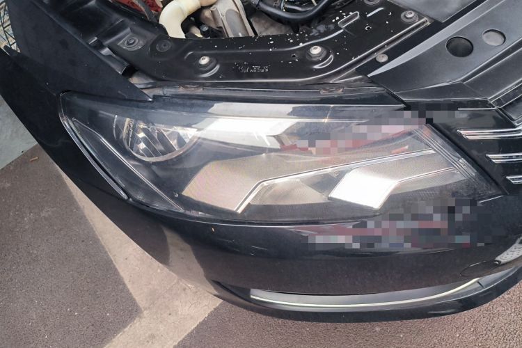 Used Volkswagen Passat 2014 1.8TSI DSG Prestige Edition Right Front Headlight