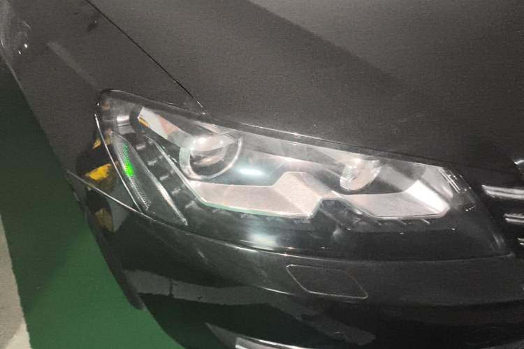 Used Volkswagen Passat 2014 2.0 TSI DSG Ultimate Edition Right Front Headlight