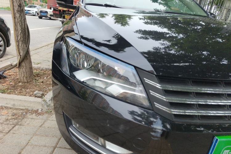 Used Volkswagen Passat 2014 1.8TSI DSG Prestige Edition Right Front Headlight