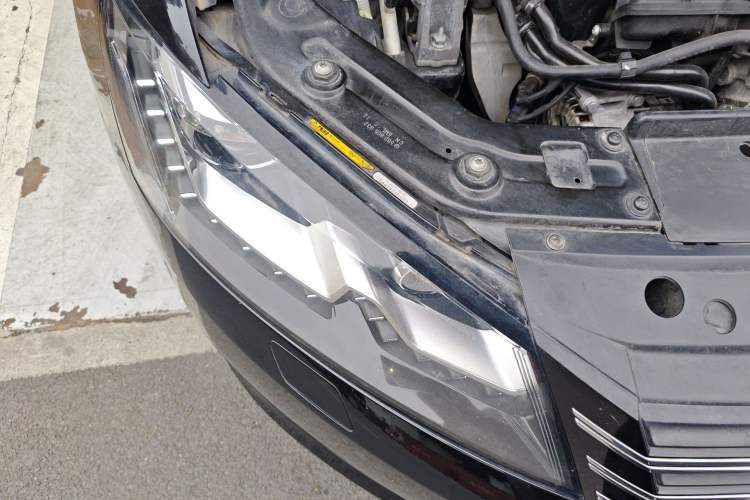 Used Volkswagen Passat 2014 1.8TSI DSG Prestige Edition Right Front Headlight