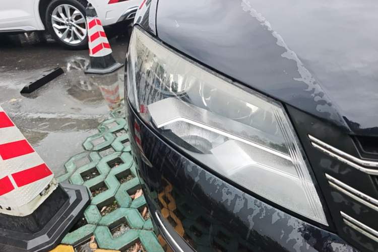 Used Volkswagen Passat 2014 1.8TSI DSG Prestige Edition Right Front Headlight