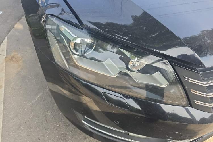 Used Volkswagen Passat 2014 1.8TSI DSG Prestige Edition Right Front Headlight