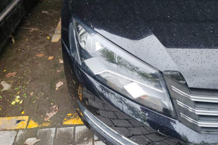 Used Volkswagen Passat 2014 1.8TSI DSG Prestige Edition Right Front Headlight