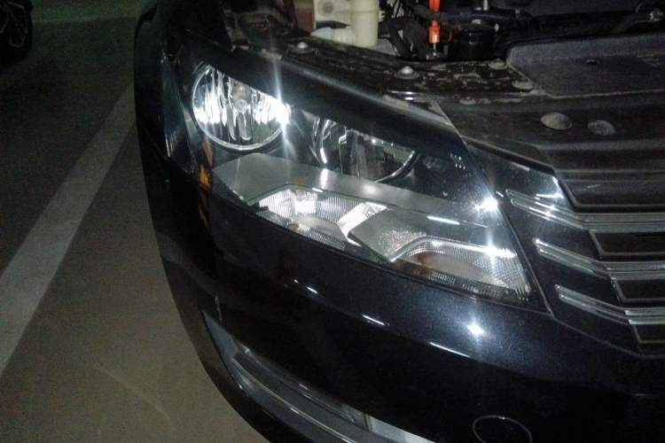 Used Volkswagen Passat 2014 1.8TSI DSG Prestige Edition Right Front Headlight