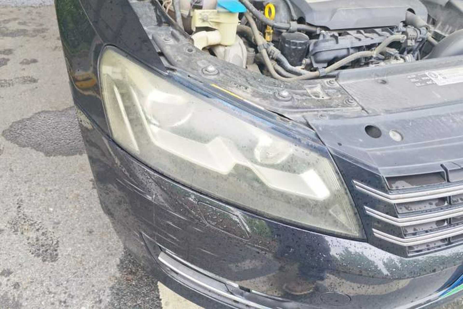 Used Volkswagen Passat 2014 1.8TSI DSG Prestige Edition Right Front Headlight