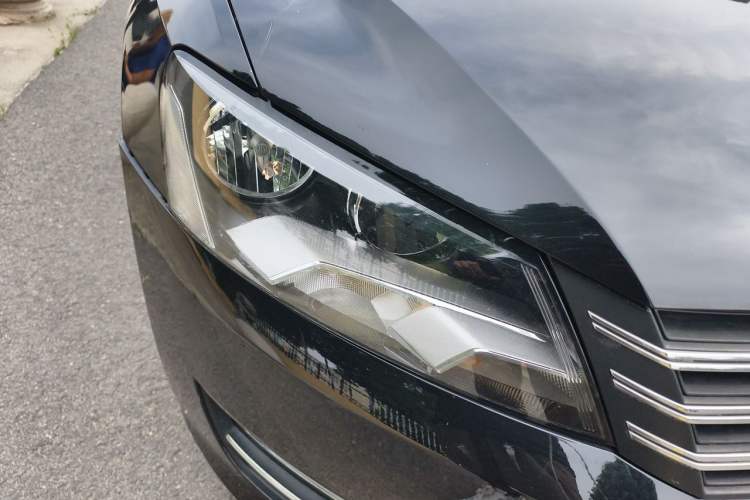 Used Volkswagen Passat 2014 1.8TSI DSG Prestige Edition Right Front Headlight