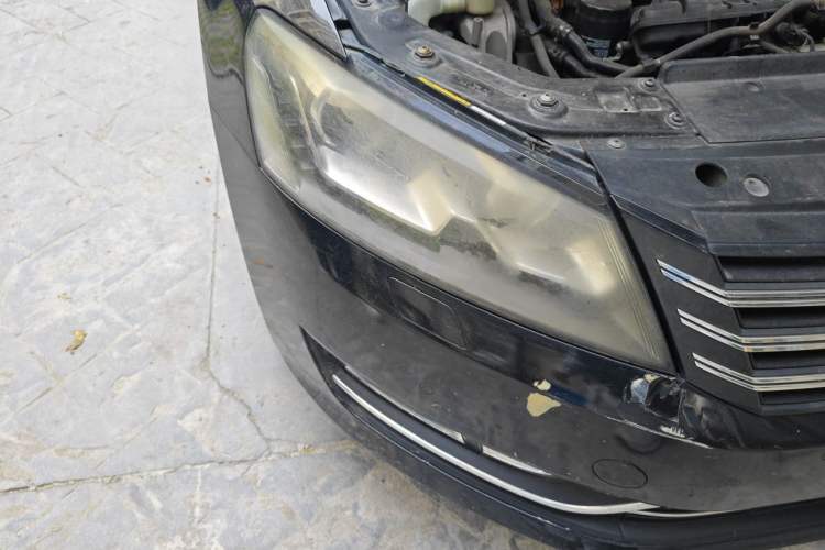 Used Volkswagen Passat 2014 1.8TSI DSG Prestige Edition Right Front Headlight