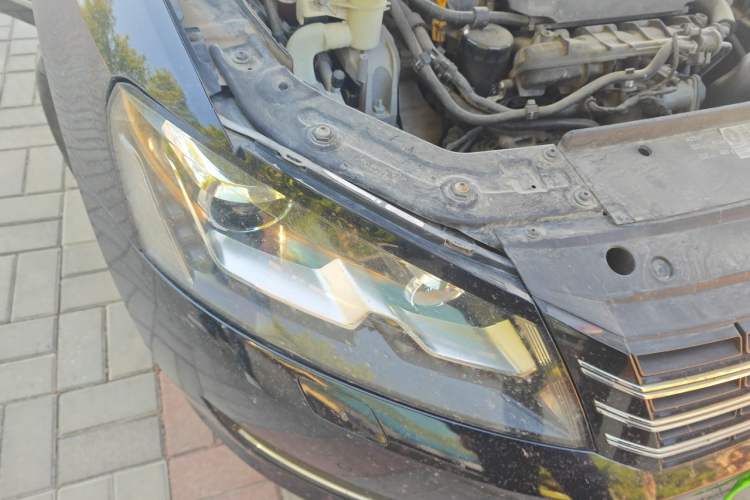 Used Volkswagen Passat 2014 1.8TSI DSG Prestige Edition Right Front Headlight