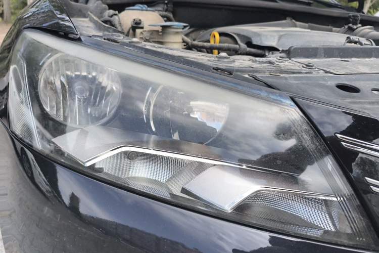 Used Volkswagen Passat 2014 1.8TSI DSG Prestige Edition Right Front Headlight