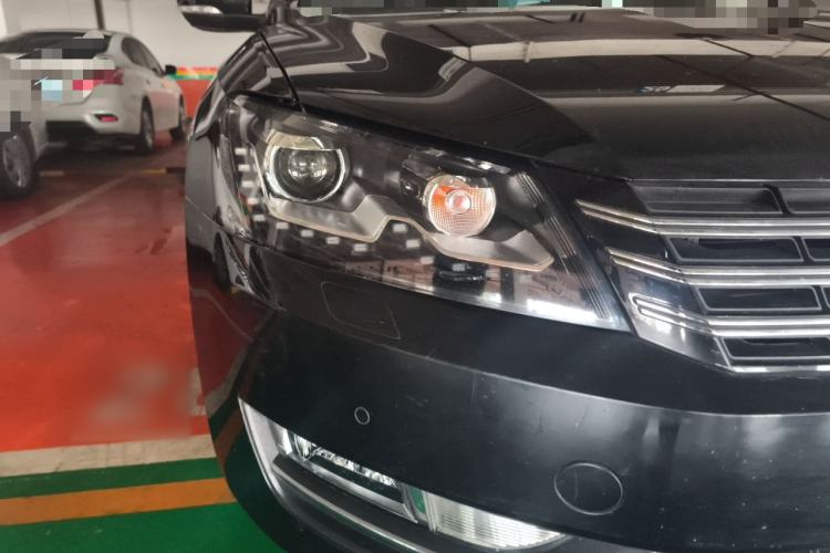 Used Volkswagen Passat 2014 1.8TSI DSG Prestige Edition Right Front Headlight
