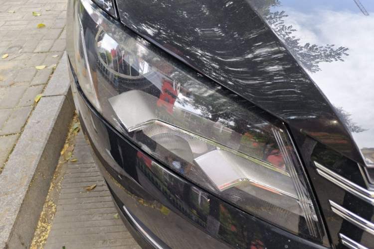 Used Volkswagen Passat 2014 1.8TSI DSG Prestige Edition Right Front Headlight