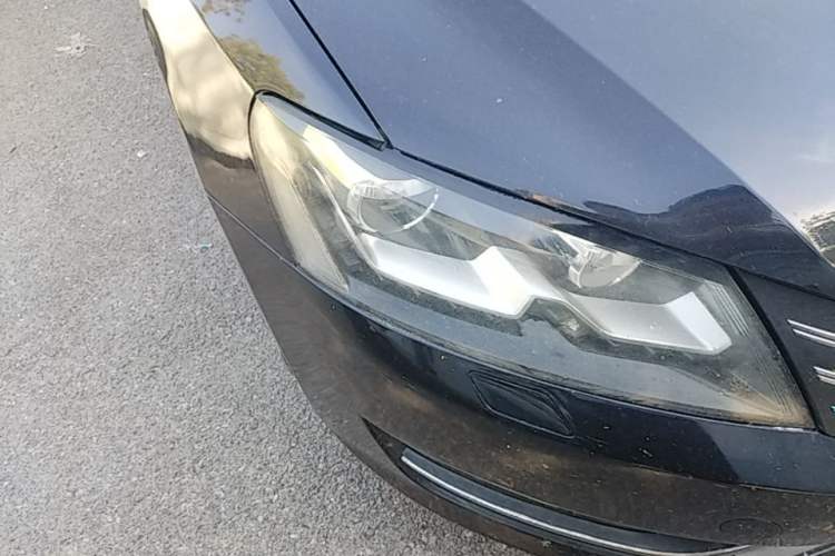 Used Volkswagen Passat 2014 1.8TSI DSG Prestige Edition Right Front Headlight