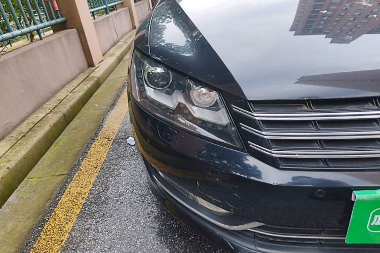 Used Volkswagen Passat 2014 1.8TSI DSG Prestige Edition Right Front Headlight