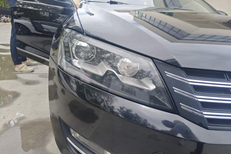 Used Volkswagen Passat 2014 2.0 TSI DSG Ultimate Edition Right Front Headlight
